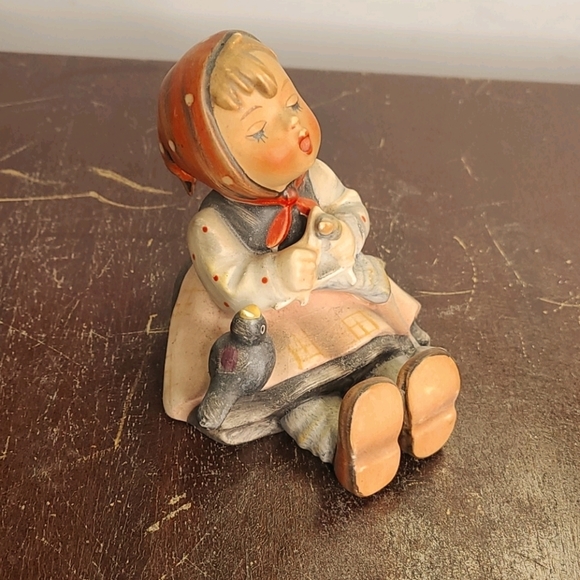 Vintage Goebel Hummel "Happy Pastime" #69 TMK3
Co